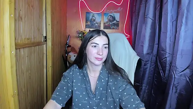 Snapshot of Fiery_Brunette_ chatting on December 26, 2024, 6:01 pm Fiery Brunette online show from December 26, 2024, 6:01 pm