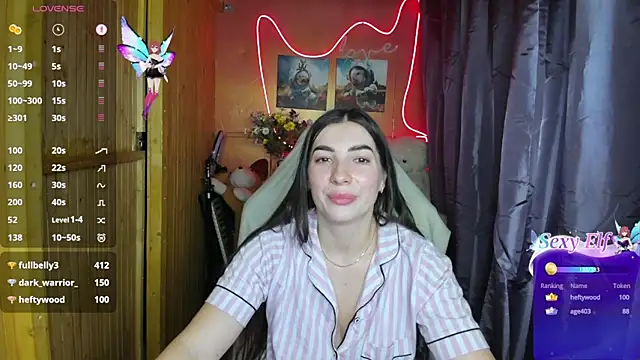 Snapshot of Fiery_Brunette_ chatting on January 1, 2025, 1:05 pm Fiery Brunette online show from January 1, 2025, 1:05 pm