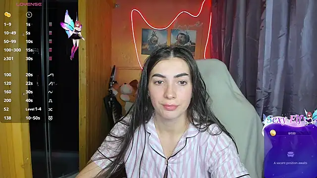 Snapshot of Fiery_Brunette_ chatting on February 17, 2025, 6:31 am Fiery Brunette online show from February 17, 2025, 6:31 am