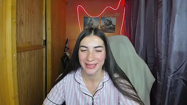 Snapshot of Fiery_Brunette_ chatting on February 19, 2025, 9:17 am Fiery Brunette online show from February 19, 2025, 9:17 am