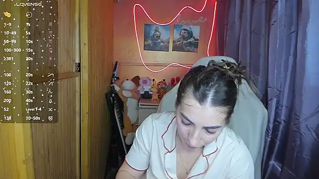 Snapshot of Fiery_Brunette_ chatting on February 25, 2025, 7:31 am Fiery Brunette online show from February 25, 2025, 7:31 am