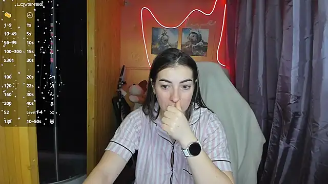 Snapshot of Fiery_Brunette_ chatting on March 4, 2025, 5:21 am Fiery Brunette online show from March 4, 2025, 5:21 am