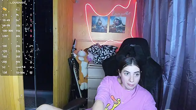 Snapshot of Fiery_Brunette_ chatting on March 6, 2025, 1:35 pm Fiery Brunette online show from March 6, 2025, 1:35 pm