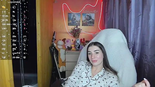 Snapshot of Fiery_Brunette_ chatting on March 12, 2025, 11:31 am Fiery Brunette online show from March 12, 2025, 11:31 am