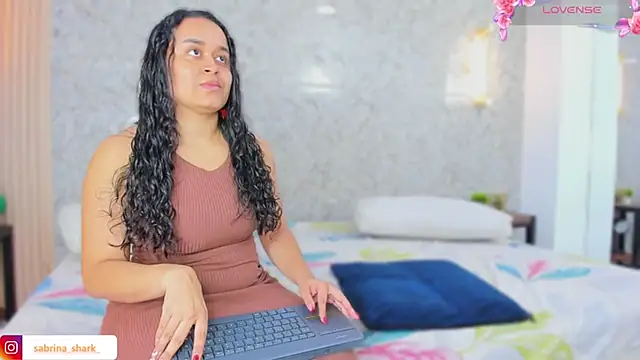 sabrina shark  online show from December 3, 2025, 3:03 am