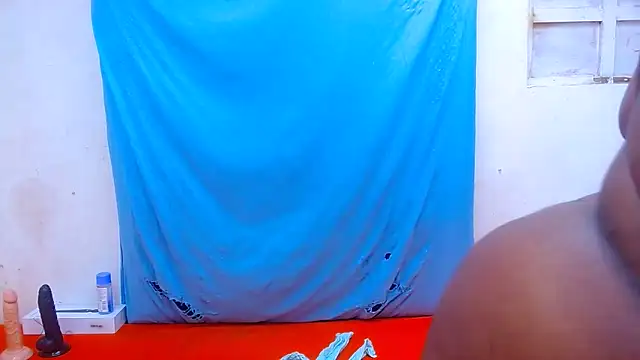 Snapshot of JUICYASSxxx chatting on December 6, 2024, 4:38 pm JUICYASSxxx online show from December 6, 2024, 4:38 pm