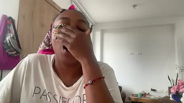 ChocolateCakeQueen online show from November 1, 2025, 8:33 pm