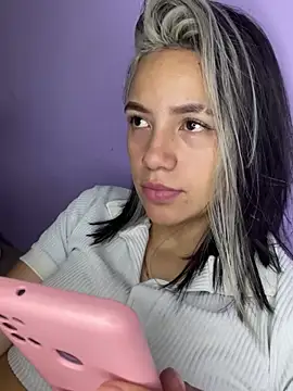 hannahb-e online show from March 4, 2025, 2:17 am