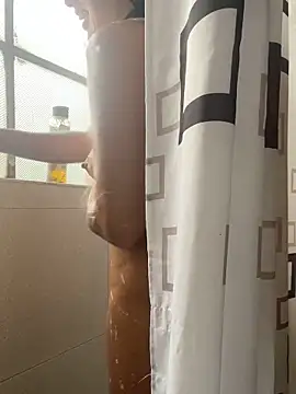 hannahb-e online show from March 12, 2025, 4:02 pm