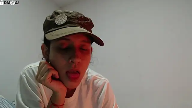 Snapshot of AlinaWoolf_ chatting on January 10, 2026, 3:30 am AlinaWoolf online show from January 10, 2026, 3:30 am