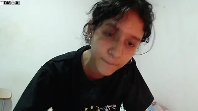 Snapshot of AlinaWoolf_ chatting on January 15, 2026, 2:05 am AlinaWoolf online show from January 15, 2026, 2:05 am