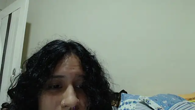 Snapshot of AlinaWoolf_ chatting on April 10, 2026, 2:06 am AlinaWoolf online show from April 10, 2026, 2:06 am