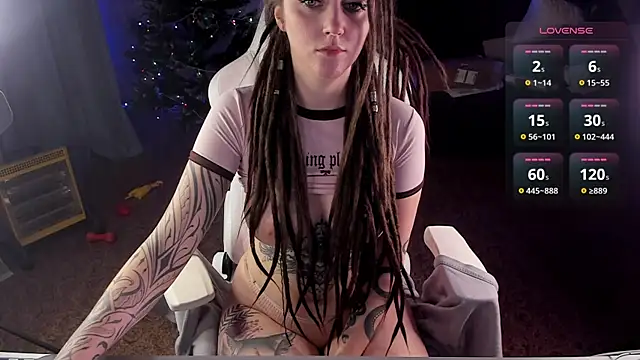 CutieMaevee online show from January 8, 2025, 1:52 pm