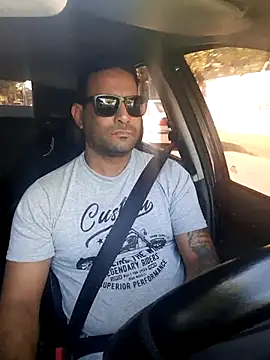 hecwil8 online show from November 17, 2025, 11:38 am