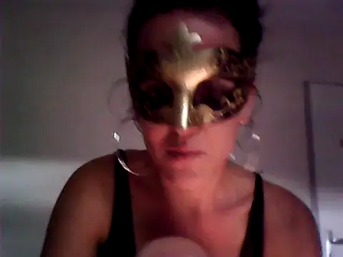 Snapshot of Masquegirlmysterious chatting on October 1, 2025, 1:17 pm Masquegirlmysterious online show from October 1, 2025, 1:17 pm