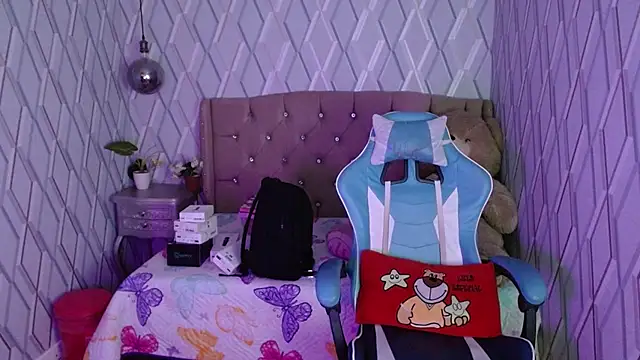 NicolleTaylor online show from March 3, 2025, 3:19 am