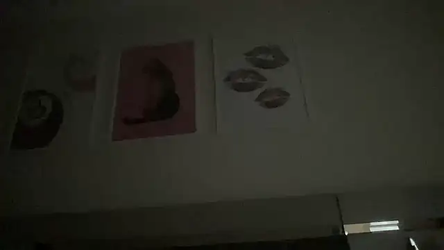 Snapshot of petitebeauty chatting on May 28, 2026, 7:55 pm petitebeauty online show from May 28, 2026, 7:55 pm