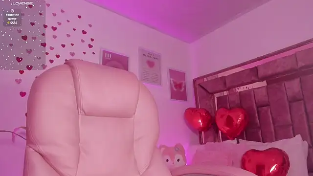 Snapshot of Celestecute_ chatting on February 20, 2025, 11:21 pm Celestecute online show from February 20, 2025, 11:21 pm