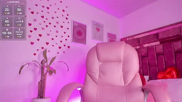 Snapshot of Celestecute_ chatting on March 7, 2025, 6:13 am Celestecute online show from March 7, 2025, 6:13 am