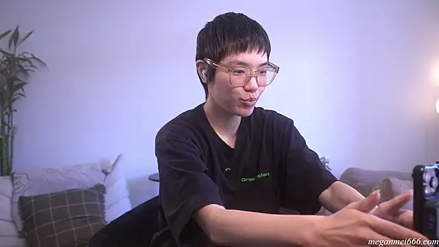 Snapshot of meganmei666 chatting on April 7, 2026, 5:57 pm meganmei666 online show from April 7, 2026, 5:57 pm