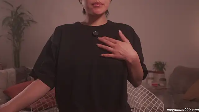 Snapshot of meganmei666 chatting on April 13, 2026, 2:06 am meganmei666 online show from April 13, 2026, 2:06 am