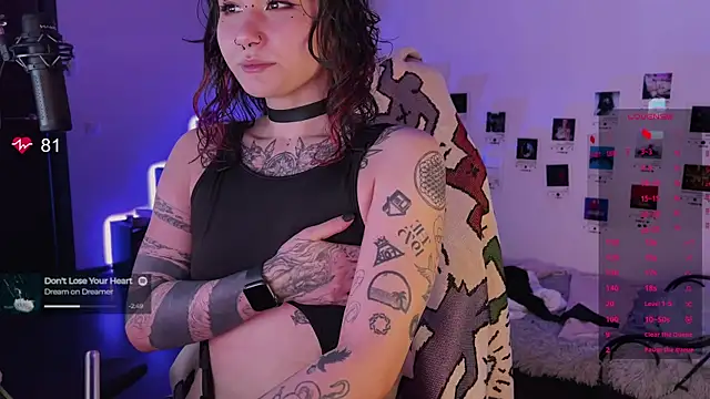 deadlysweet online show from November 1, 2025, 11:40 pm