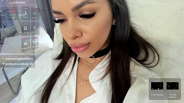 Selena Reeves online show from March 7, 2025, 12:01 pm