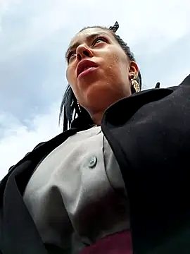 Emily Wane online show from March 12, 2025, 3:07 pm