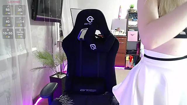 Little Soph online show from February 21, 2025, 12:05 am