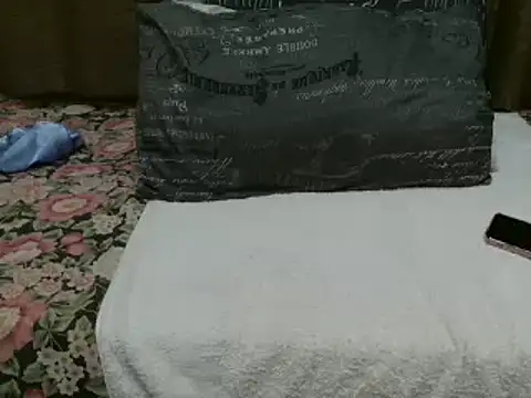 NaughtyFlower88 online show from December 9, 2024, 12:19 pm