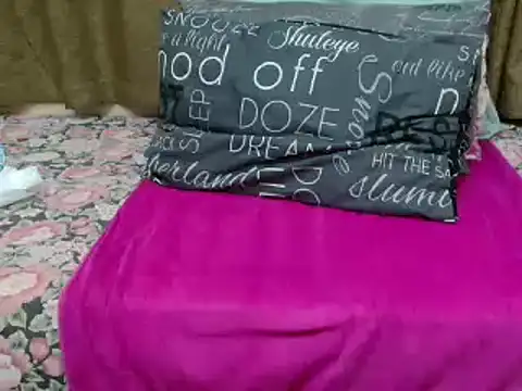 NaughtyFlower88 online show from December 11, 2024, 10:47 am