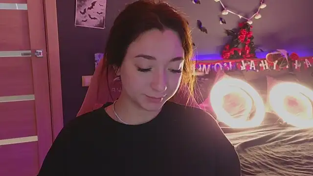 YasmineWest online show from October 27, 2025, 2:04 am