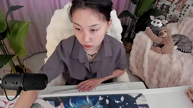 Snapshot of Minami_686 chatting on December 3, 2024, 5:42 am Minami 686 online show from December 3, 2024, 5:42 am