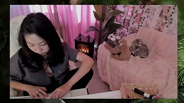 Snapshot of Minami_686 chatting on December 3, 2024, 8:49 am Minami 686 online show from December 3, 2024, 8:49 am