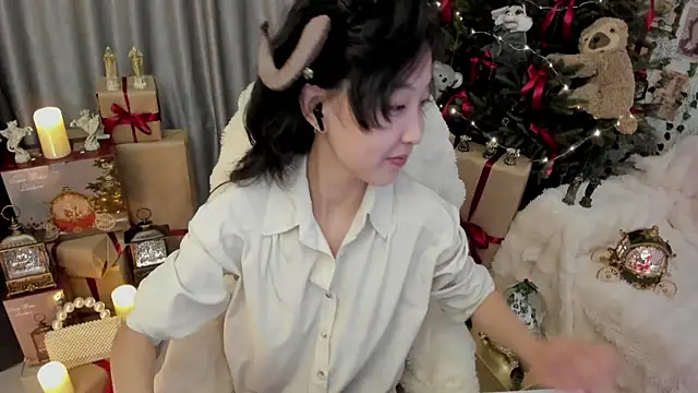 Snapshot of Minami_686 chatting on January 6, 2025, 4:44 pm Minami 686 online show from January 6, 2025, 4:44 pm