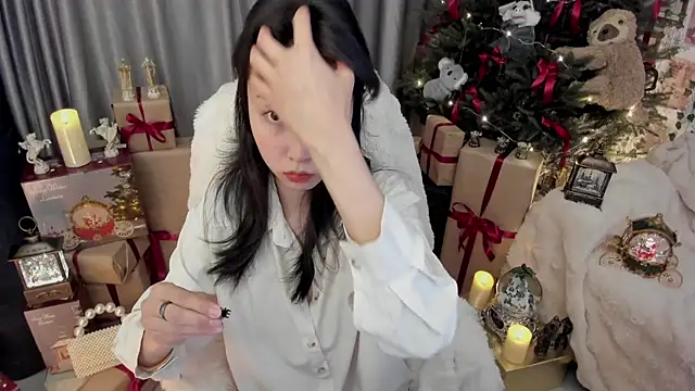 Snapshot of Minami_686 chatting on January 9, 2025, 6:26 pm Minami 686 online show from January 9, 2025, 6:26 pm