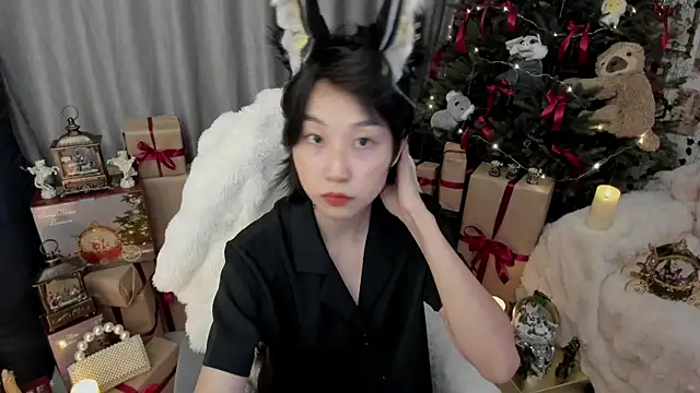 Snapshot of Minami_686 chatting on January 13, 2025, 6:38 pm Minami 686 online show from January 13, 2025, 6:38 pm