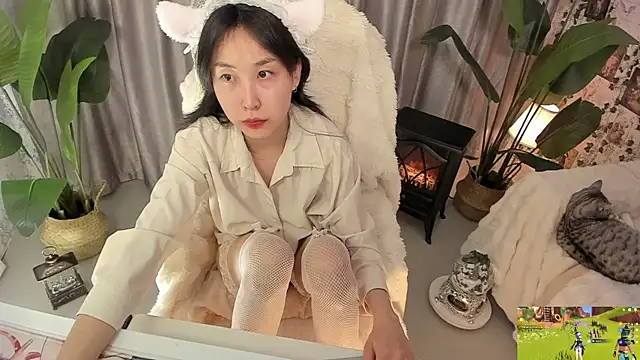 Snapshot of Minami_686 chatting on February 11, 2025, 2:25 am Minami 686 online show from February 11, 2025, 2:25 am