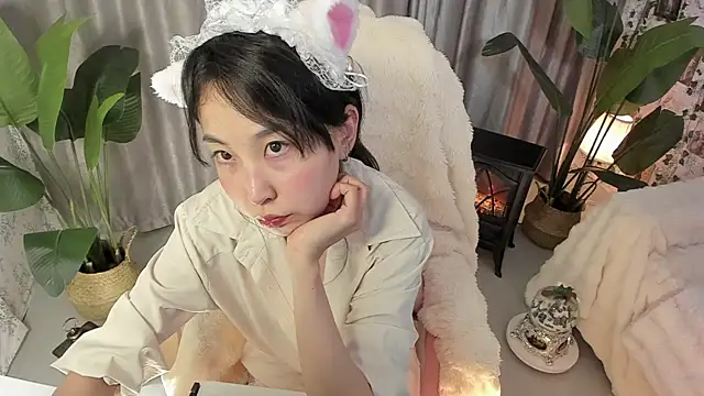 Snapshot of Minami_686 chatting on February 12, 2025, 7:56 pm Minami 686 online show from February 12, 2025, 7:56 pm