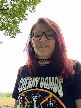 Snapshot of die-EinHORNY-WG chatting on May 19, 2026, 10:54 am die-EinHORNY-WG online show from May 19, 2026, 10:54 am