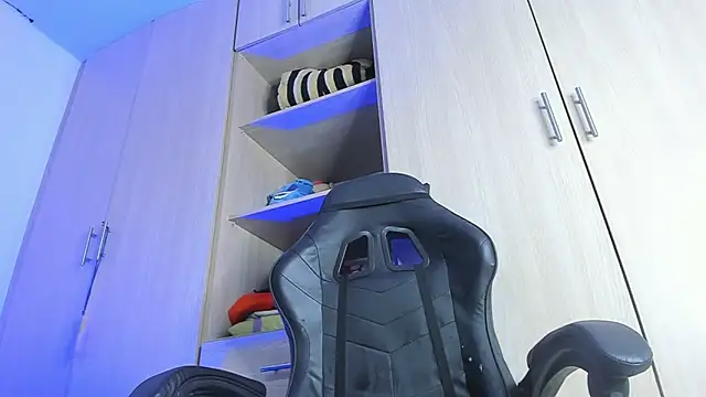 Snapshot of JAXXXONHERD chatting on October 27, 2025, 2:10 pm JAXXXONHERD online show from October 27, 2025, 2:10 pm