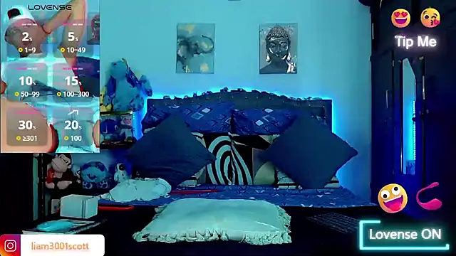 Liamscott  online show from November 11, 2025, 7:03 pm