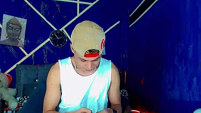 Liamscott  online show from June 14, 2026, 6:54 pm