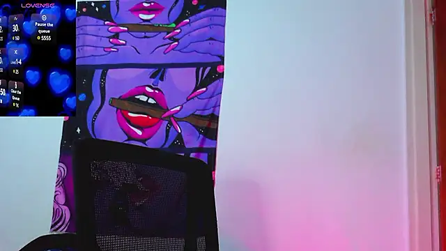 Snapshot of purple_em69 chatting on December 7, 2024, 7:38 am purple em69 online show from December 7, 2024, 7:38 am