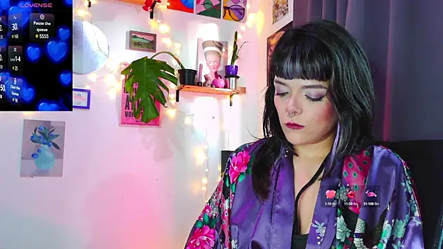 Snapshot of purple_em69 chatting on January 25, 2025, 10:39 pm purple em69 online show from January 25, 2025, 10:39 pm