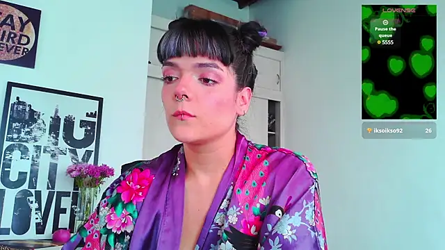 Snapshot of purple_em69 chatting on February 8, 2025, 7:38 pm purple em69 online show from February 8, 2025, 7:38 pm