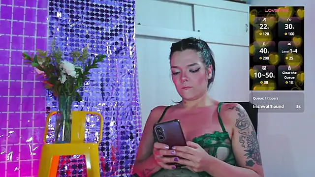 Snapshot of purple_em69 chatting on February 23, 2025, 10:53 pm purple em69 online show from February 23, 2025, 10:53 pm