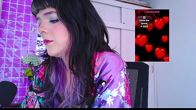 Snapshot of purple_em69 chatting on March 12, 2025, 2:45 pm purple em69 online show from March 12, 2025, 2:45 pm