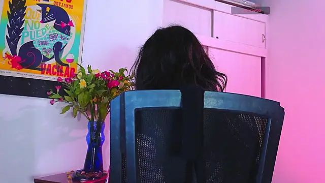 Snapshot of purple_em69 chatting on March 19, 2025, 8:45 am purple em69 online show from March 19, 2025, 8:45 am