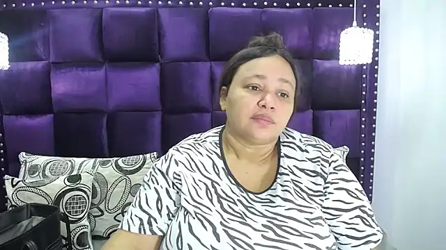 Snapshot of CrushOnMe_ chatting on January 5, 2025, 12:21 pm CrushOnMe online show from January 5, 2025, 12:21 pm